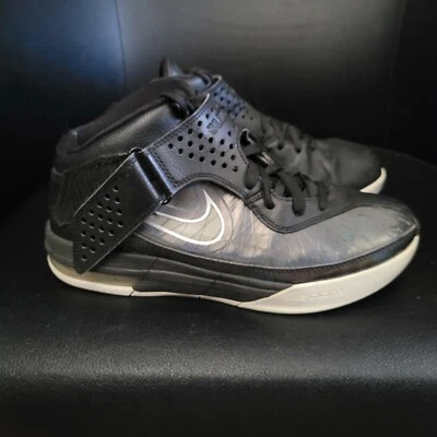 Nike Lebron Soldier 5 Women's Size 10 Black Basketball Shoes - Image 1 of 4