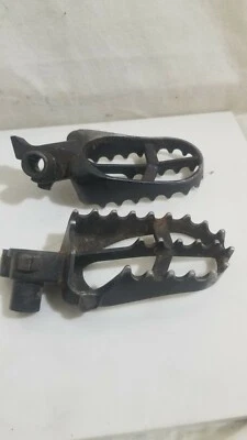 Pedales reposapiés originales Yamaha 98-02 WR400 WR426 YZ400 YZ426 Foto 1 de 4