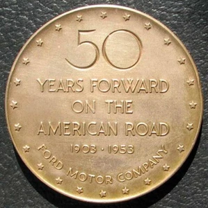 NOS 1953 FORD 50th. ANNIVERSARY GOLDEN BRONZE PAPERWEIGHT NICE L@@K #AA899 - Imagen 1 de 3