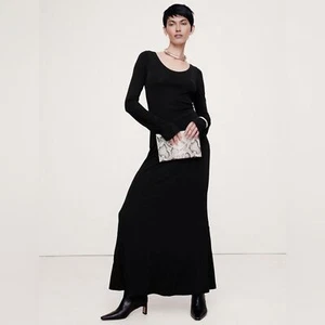 Neu mit Etikett! Banana Republic DAMEN SCHWARZES MAXIKLEID AUS KREPPSTRICK MIT RUNDHALSAUSSCHNITT – XS PETITE - Bild 1 von 3