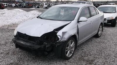 Conjunto de puerta trasera izquierda usado lado trasero se adapta a: Volkswagen Jetta Sdn 2007 eléctrico Foto 1 de 4