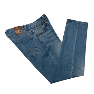 Tommy Bahama, Light to Medium Wash Jeans with Stretch, size 33 x 32 - Picture 1 of 7
