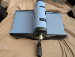 Sizzix BIGkick BLUE Die-Cutting & Embossing Machine Only No Platform - Picture 1 of 3