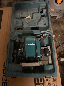 Makita RP0900X 1/4 and 3/8" Plunge Router - Picture 1 of 2