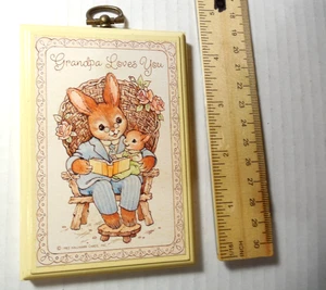 1983 Hallmark Karten Plakette Opa liebt dich Baby Hase Häschen Holz Vintage 80er - Bild 1 von 7