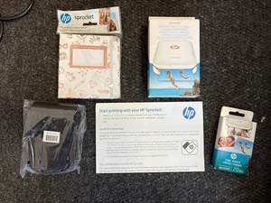 Impresora digital portátil HP Sprocket Imprimir fotos con papel Paquete de 2x3" - Imagen 1 de 1