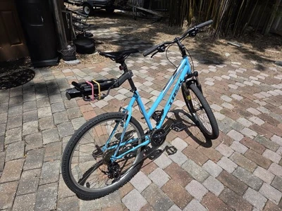 Womens Mountain Bicycle - Image 1 of 4