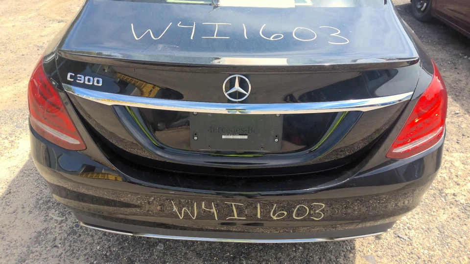 Used Deck Lid fits: 2016 Mercedes-benz Mercedes c-class 205 Type Sdn C350e w/spo - Image 1 of 4