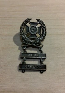 U.S. Army Expert Badge with 2 Bars, Rifle, and Grenade. Silver filled medal - Picture 1 of 8
