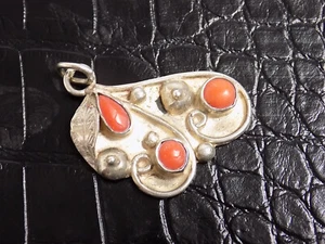 Jugendstil Charm Damen Anhänger Koralle Silber Floral Herzform 20.JHD - Bild 1 von 7