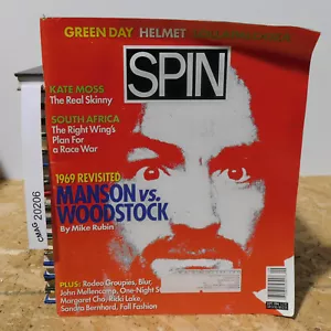 SPIN MAGAZINE CHARLES MANSON 1969 REVISITED GREEN DAY HELMET KATE MOSS 1994 RARE - Foto 1 di 1