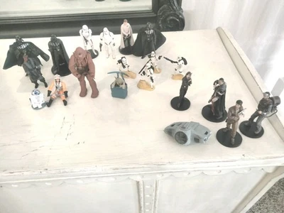 Star Wars  Action Figures Lot Of 20 Figures - Image 1 of 4