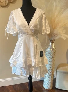 Mini Vestido Lulus - XS Blanco con Acentos de Hilo Brillante Plateado, Manga Abullonada Nuevo con Etiquetas - Imagen 1 de 7