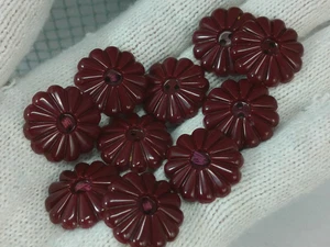 Set 10 pedali in rilievo bordeaux fiore smerlato bottoni da cucire - Foto 1 di 12