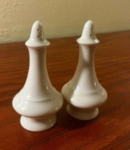 Vintage Lenox Special Salt and Pepper Shakers USA - Picture 1 of 5