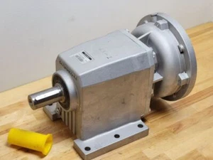 Bonfiglioli Helical In-Line Gearbox, C 32 2 P 6.3 P80 B6, 6.3:1 R, IEC 80 Input - Picture 1 of 7