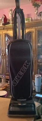 Oreck XL vacuum cleaner … Type 7 … U4120h2b - Image 1 of 2