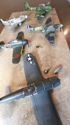 Collezione x 5 aeroplani Dinky Toys Vintage. - Immagine 1 di 4