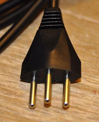 Schweizer Stecker-Typ J  + Kleeblatt Stecker 100cm Kabellänge 22stück - Bild 1 von 3