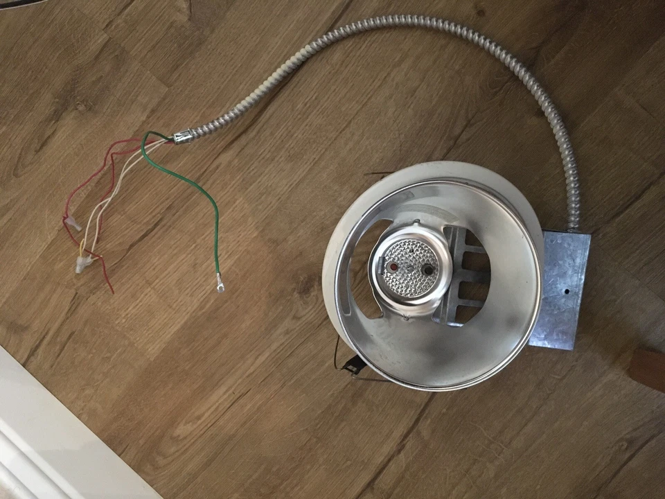 LUCES EMPOTRADAS THOMAS LIGHTING 6” Muelles usados (para conexión rápida incl.) Foto 1 de 3