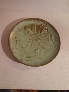FRANKOMA Art Pottery Prairie Green Vintage U.S. State Wall Plate TEXAS 8 3/8" w - Picture 1 of 6
