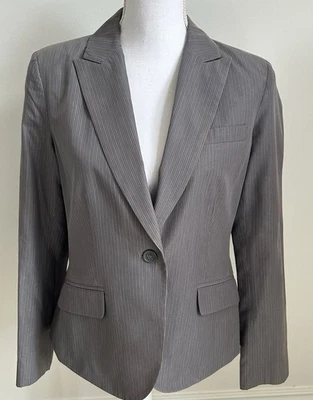 Traje blazer chaqueta y pantalón gris a rayas New York & Company para mujer ~ talla 8 Foto 1 de 4