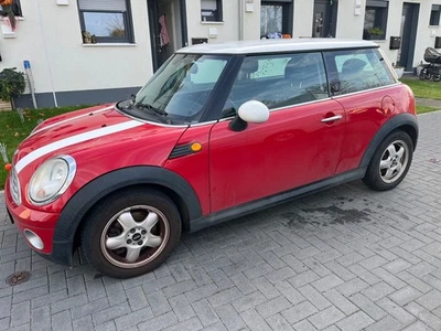 Geliebter roter Mini Cooper sucht neuen Fahrer – 120 PS, Stadtflitzer - Bild 1 von 4