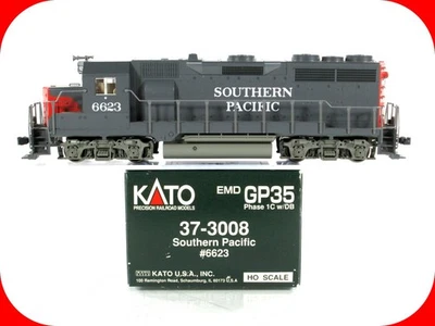 HO Scale ***SOUTHERN PACIFIC*** GP35 Phase 1, SP 6623 -- Kato 37-3008, DCC Ready - Image 1 of 4