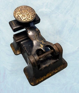 Antique Art Nouveau Victorian Cast Iron Embossing Stamp Seal Crimper - Picture 1 of 5