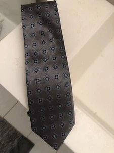 David Donahue Men's Charcoal Gray Geometric Pattern Tie - Picture 1 of 4