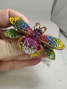 Broche dorado vintage esmaltado multicolor de abeja BETSEY JOHNSON M-4952 - Imagen 1 de 3