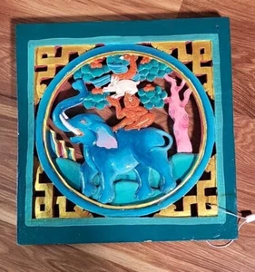 Scimmia elefante colorata da parete in legno dipinto intagliato Life Of Buddah 9" - Foto 1 di 8