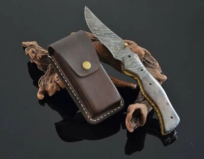 定制大马士革钢狩猎骆驼骨折叠刀带皮革鞘 — 第 1/4 张图片