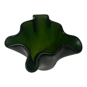 Vintage Green Hand Blown Glass Handkerchief Bowl 5" MCM - Picture 1 of 5