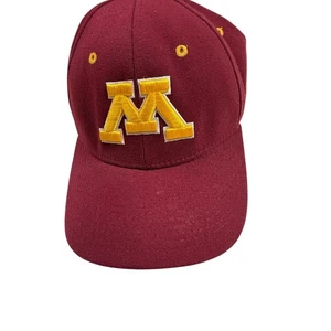 Zephyr University of Minnesota Gophers Maroon M Embroidered Baseball Cap Hat M/L - Picture 1 of 4