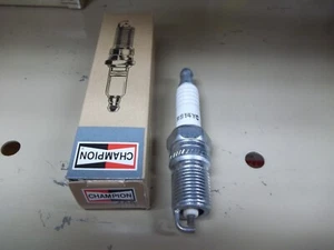 CHAMPION SPARK PLUG SMALL CHAMPION 408 RS14YC ENGINE LAWN & GARDEN 6935 - Picture 1 of 2