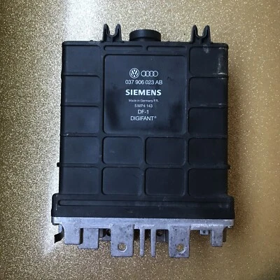 Volkswagen Cabriolet Digifant DF-1 ECU 037906023AB 1993 California Ecm Foto 1 de 4