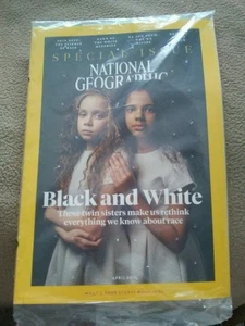 NATIONAL GEOGRAPHIC SCHWARZ-WEISSE ZWILLINGSSCHWESTERN APRIL 2018 NEU IN KUNSTSTOFF - Bild 1 von 2