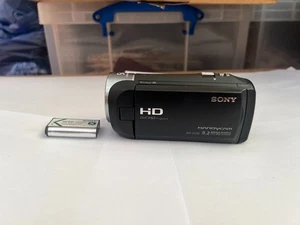 Sony Handycam HDR-CX240E Full HD Camcorder w battery - Used - Picture 1 of 12