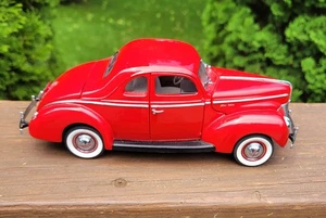Danbury Mint 1940 Ford Deluxe Coupe - Picture 1 of 14