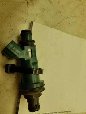 99 00 01 02 03 TOYOTA SIENNA INYECTOR DE COMBUSTIBLE Foto 1 de 4