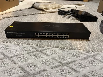 Conmutador Ethernet Gigabit de 24 puertos ASUS GX-D1241 10/100/1000 GBPS - Excelente estado Foto 1 de 4
