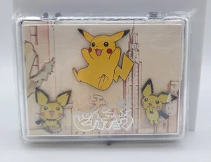 Pokemon Pikachu Pichu Bros Película 1.25" Esmalte Pin Set Japón Hermanos - Imagen 1 de 3