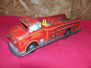 Vintage Louis Marx & Co Toy Firetruck Fire Engine Friction Motor Pressed Metal - Picture 1 of 6