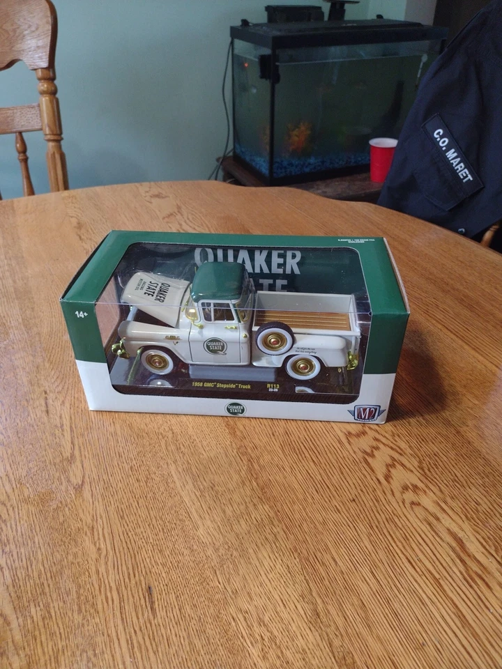 M2 Machines Volkswagen Beetle 1:24 Diecast Car - Blue (40300-78A)