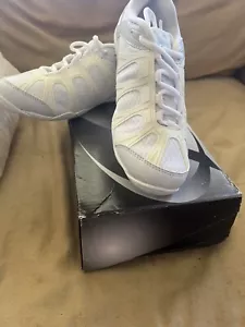 New In Box GK Elite Fashion Shoe07-A Girls Size A6.5 Cheer Shoes Sneakers White - Picture 1 of 4