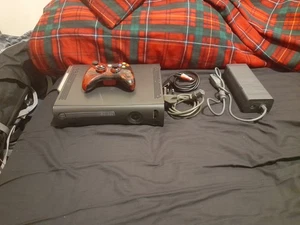Xbox 360 Elite Matte Black Console Hardrive Attached - Picture 1 of 1