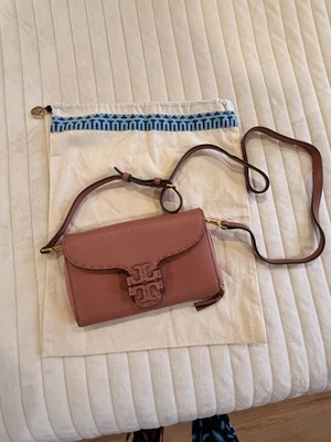 Tory Burch McGraw 斜挎包钱包粉色 — 第 1/4 张图片