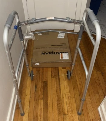 Guardian 2 botões andador dobrável, 2 rodas dianteiras, ajuste de altura de 4 pernas. - Imagem 1 de 4