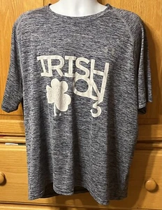 Camiseta Under Armour Notre Dame Lucha Irlandesa Para Hombre Azul 2XL XXL IRLANDESA EN 3 NCAA - Imagen 1 de 4